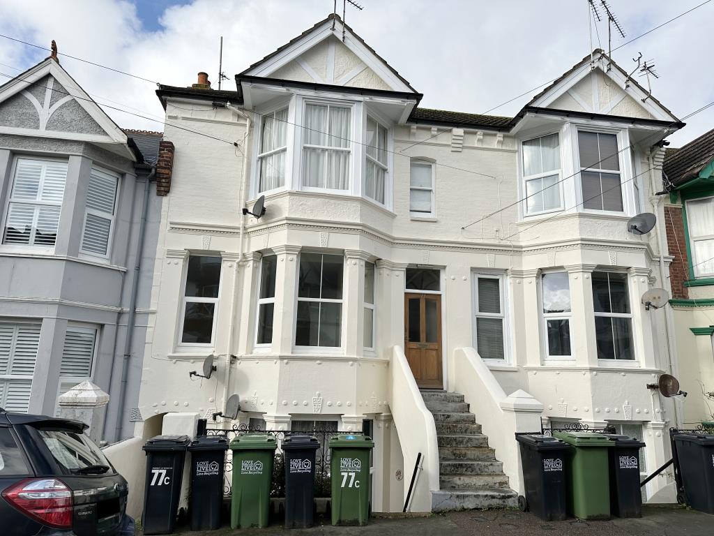 Lot: 57 - ONE-BEDROOM FLAT FOR INVESTMENT - Close up of Outside
